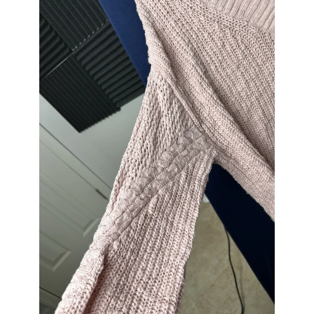 American‎ Eagle Women's Light Pink V-Neck Sweater Size Small